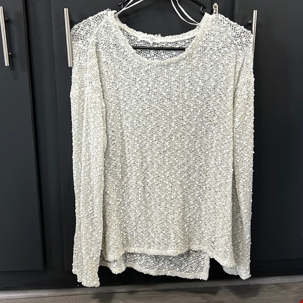Aero sweater, no stains, smoke free home